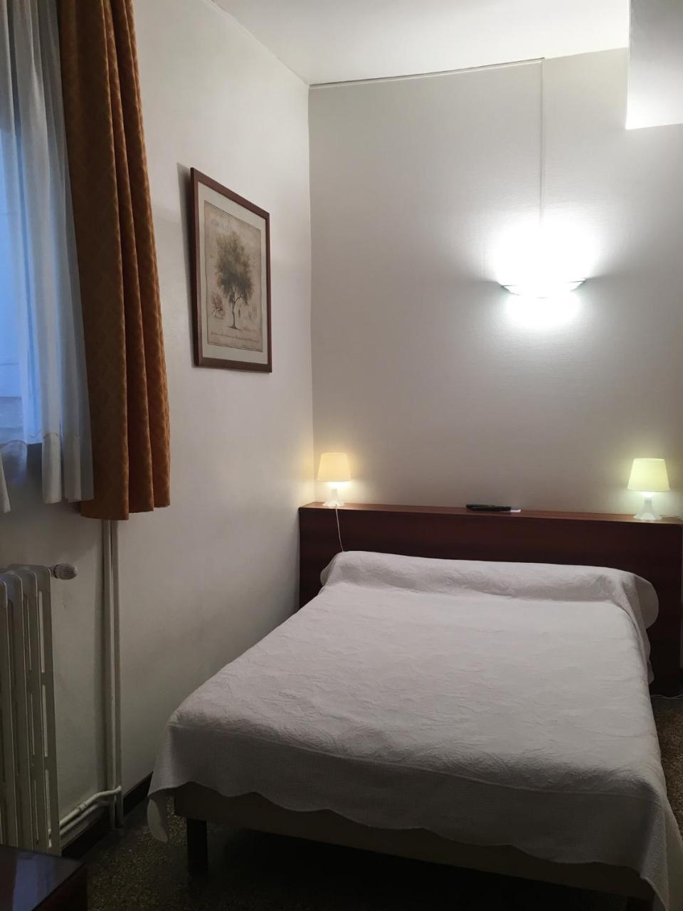 Hotel Des Etuves Montpellier Luaran gambar